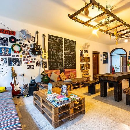 Groove House Hostels Kolombo Bagian luar foto