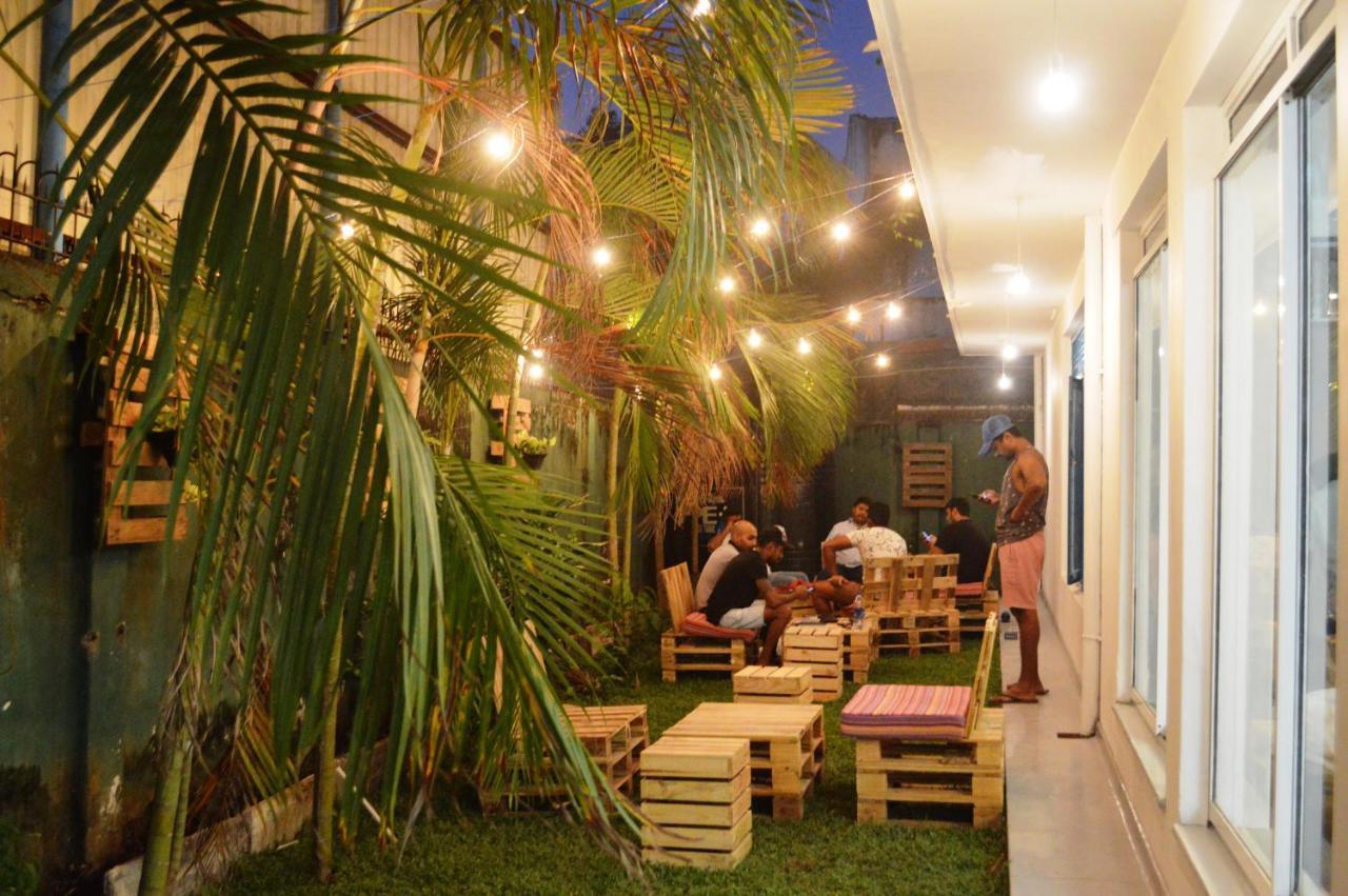 Groove House Hostels Kolombo Bagian luar foto
