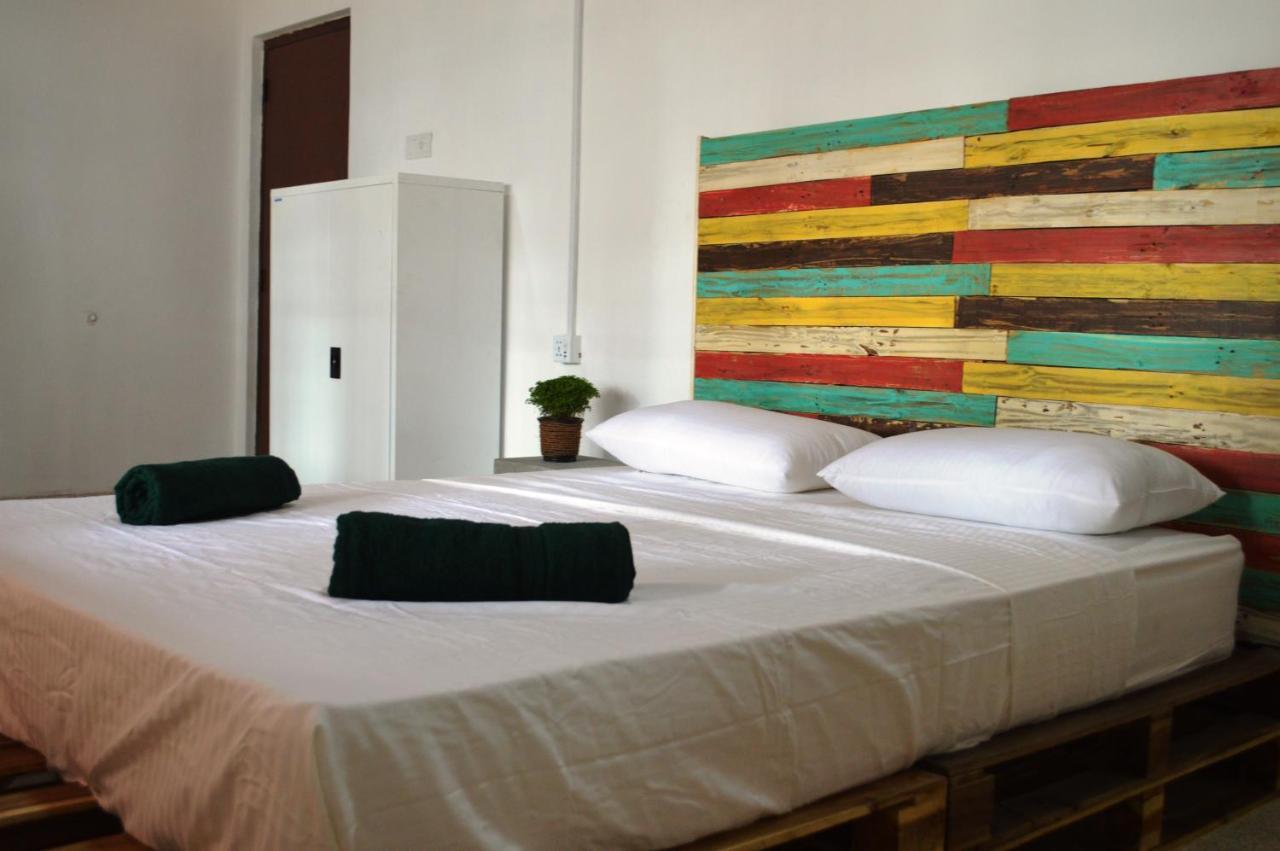Groove House Hostels Kolombo Bagian luar foto