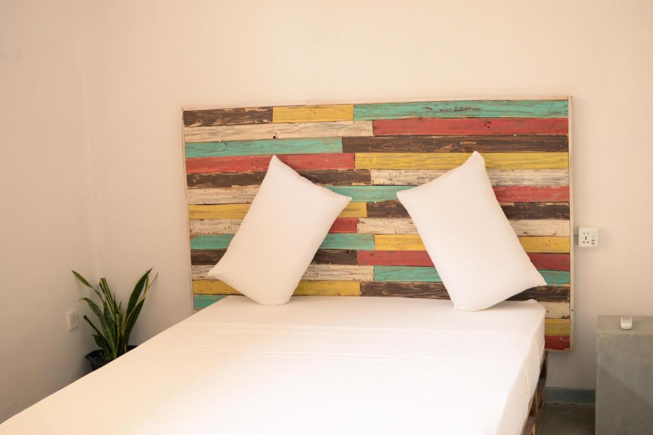 Groove House Hostels Kolombo Bagian luar foto