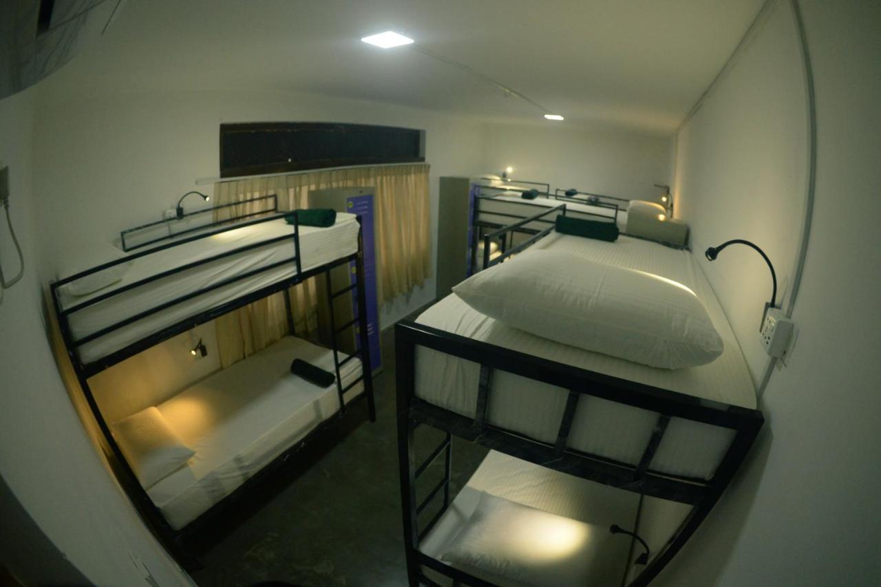 Groove House Hostels Kolombo Bagian luar foto