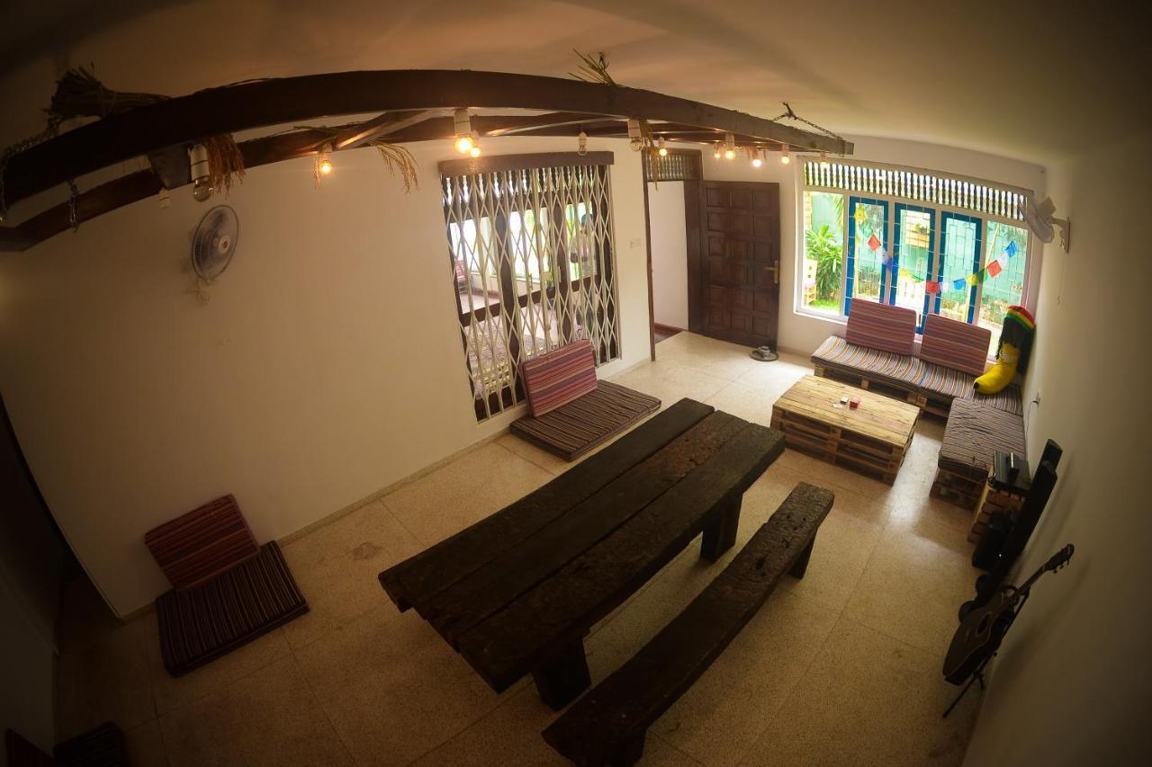 Groove House Hostels Kolombo Bagian luar foto