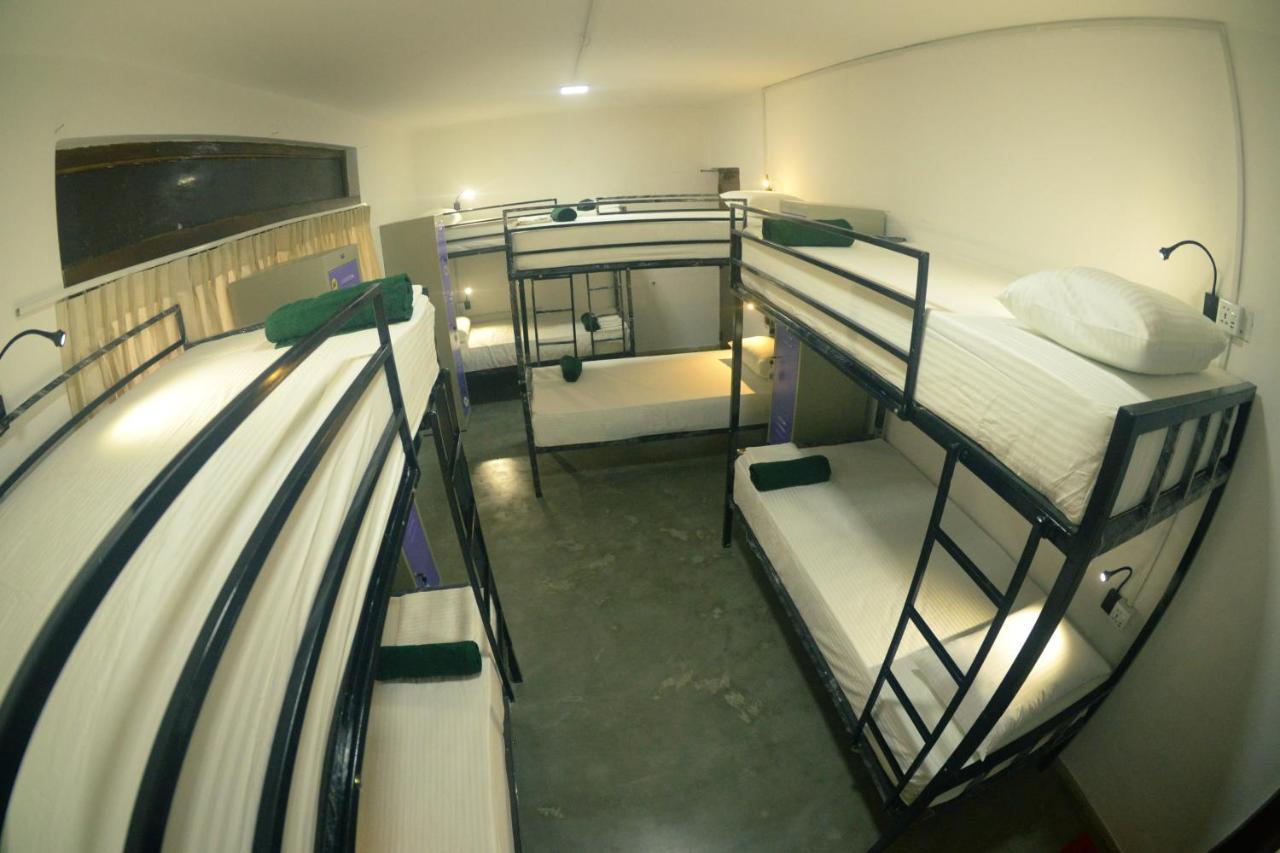 Groove House Hostels Kolombo Bagian luar foto