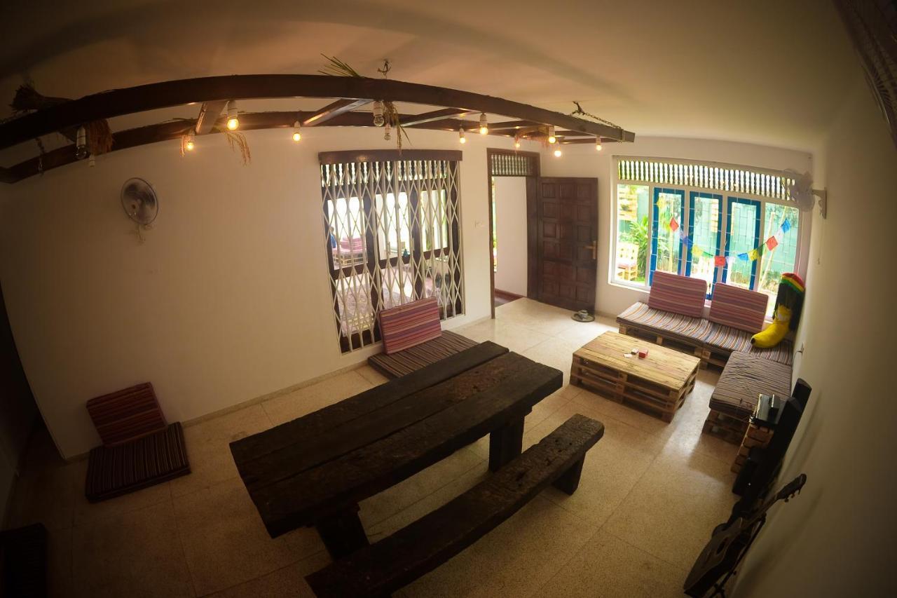 Groove House Hostels Kolombo Bagian luar foto