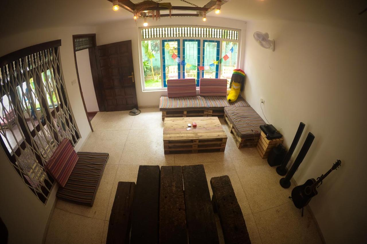 Groove House Hostels Kolombo Bagian luar foto