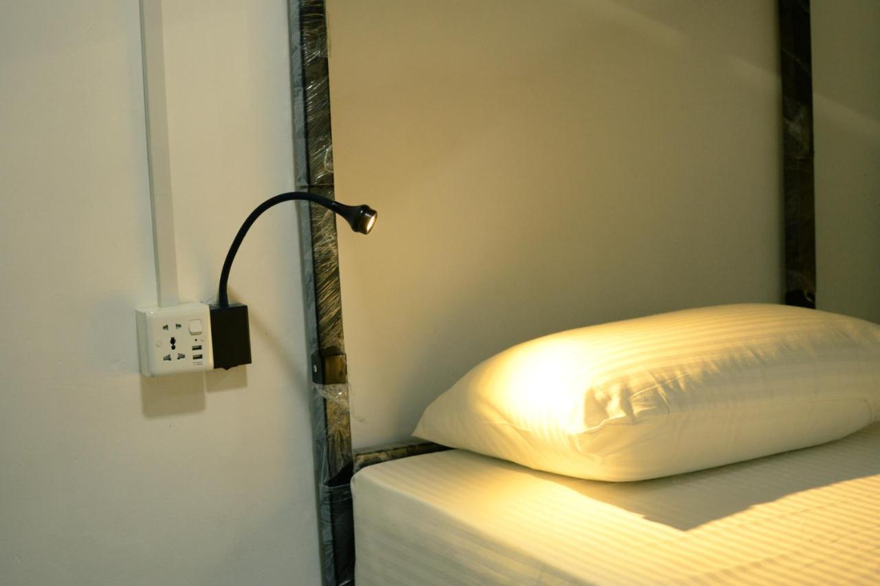 Groove House Hostels Kolombo Bagian luar foto