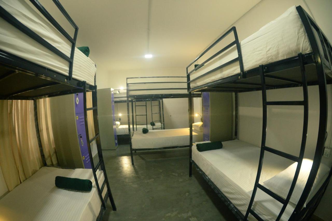 Groove House Hostels Kolombo Bagian luar foto