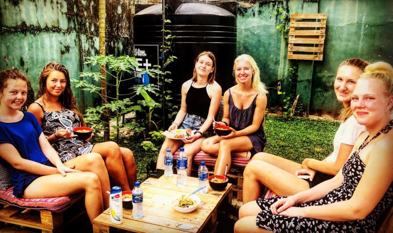 Groove House Hostels Kolombo Bagian luar foto