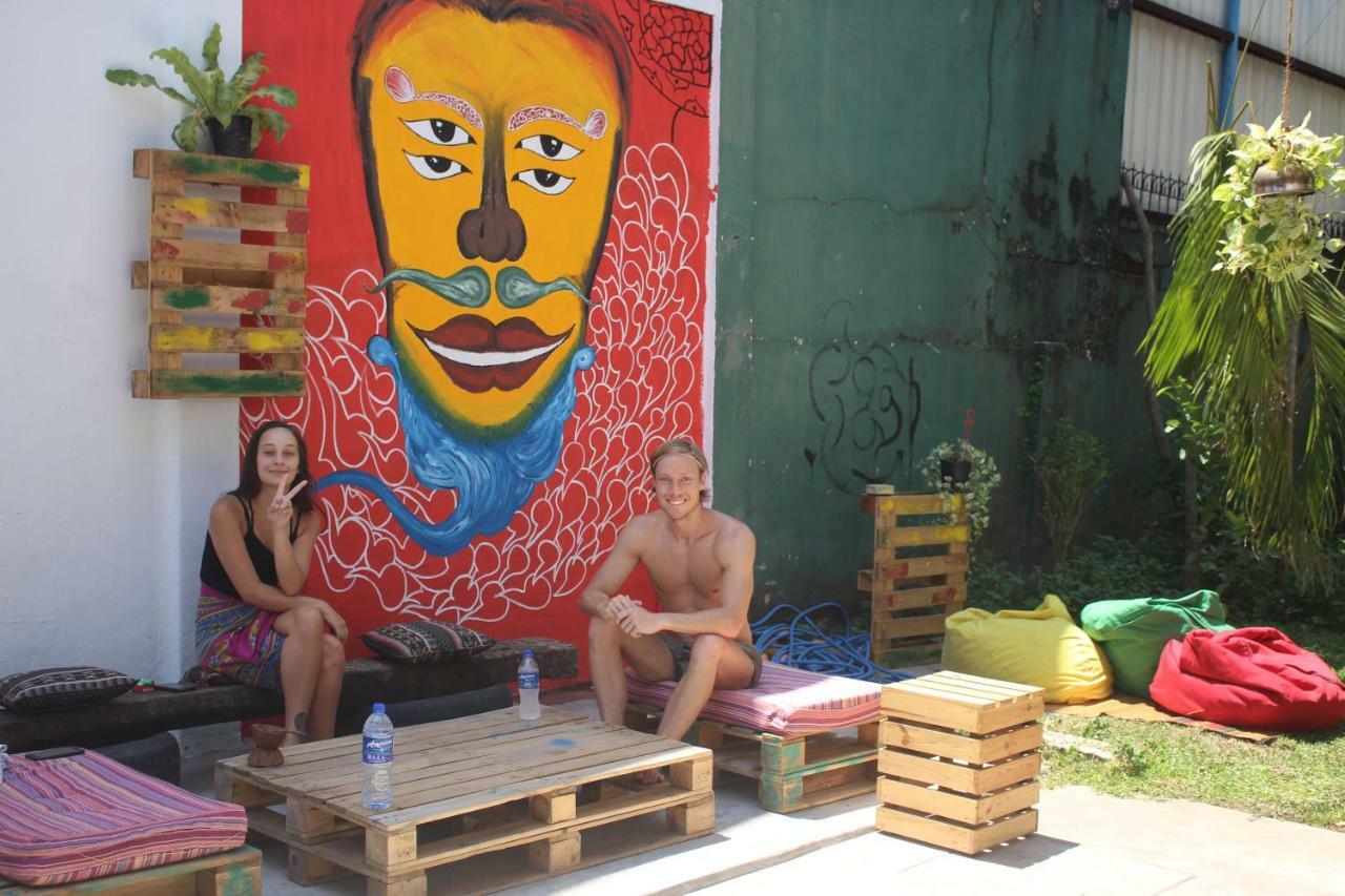 Groove House Hostels Kolombo Bagian luar foto