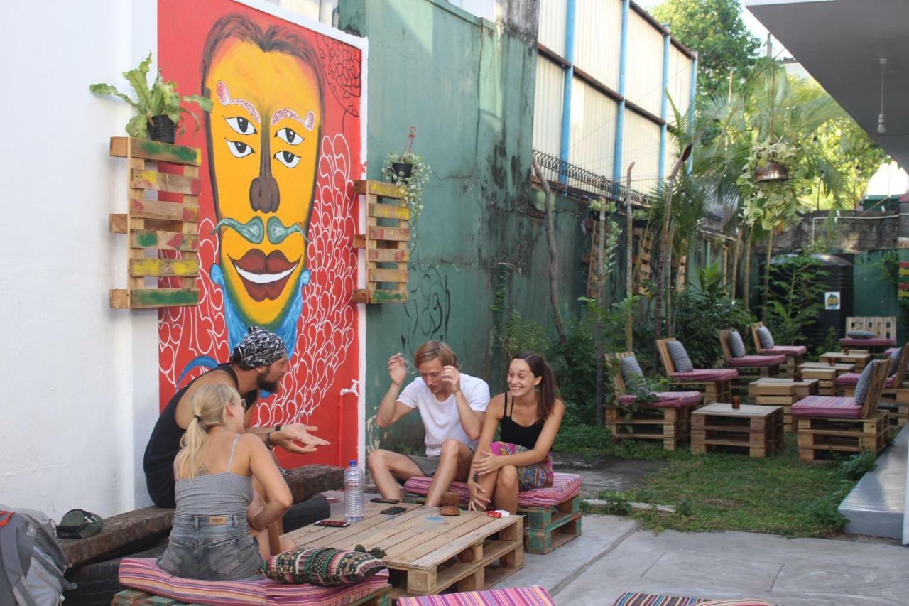 Groove House Hostels Kolombo Bagian luar foto