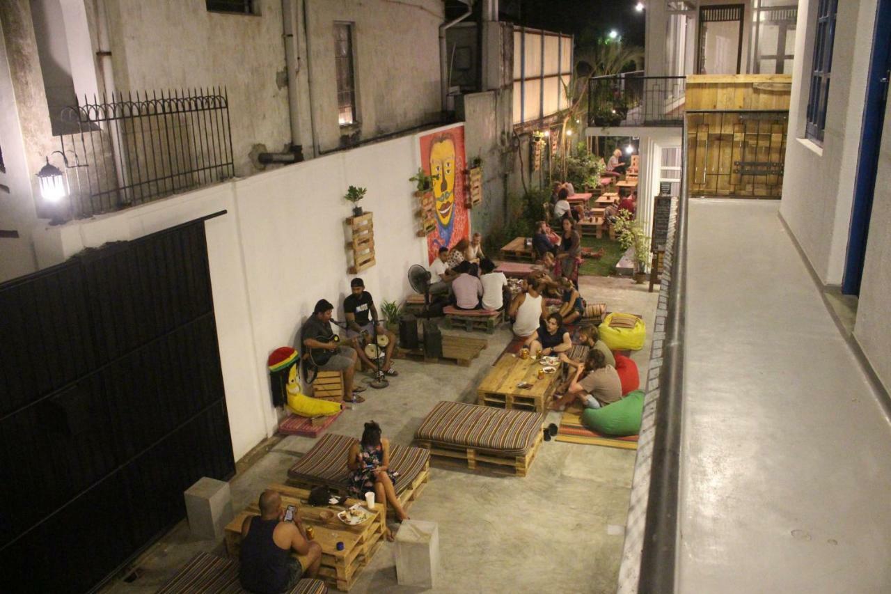 Groove House Hostels Kolombo Bagian luar foto