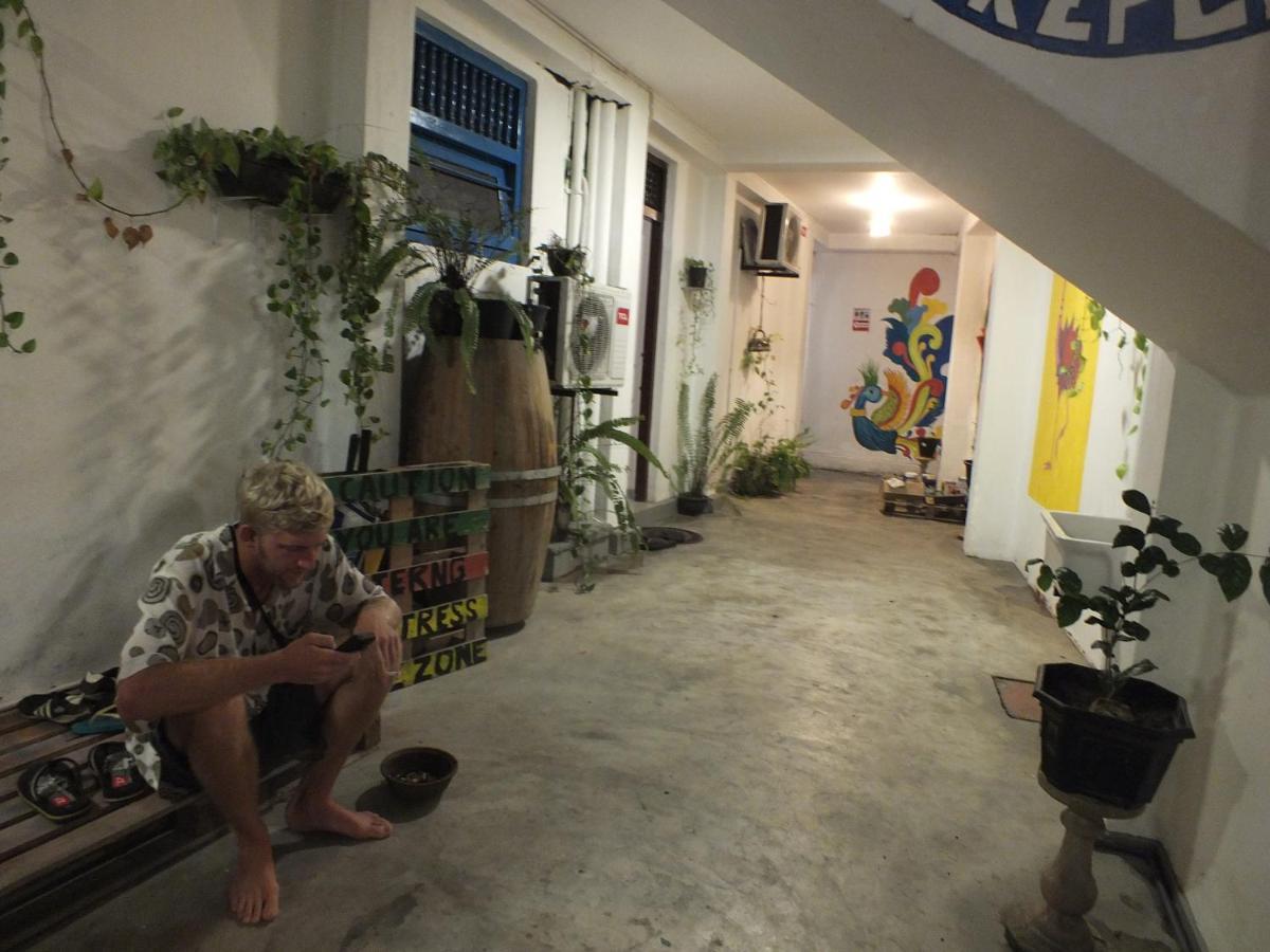 Groove House Hostels Kolombo Bagian luar foto