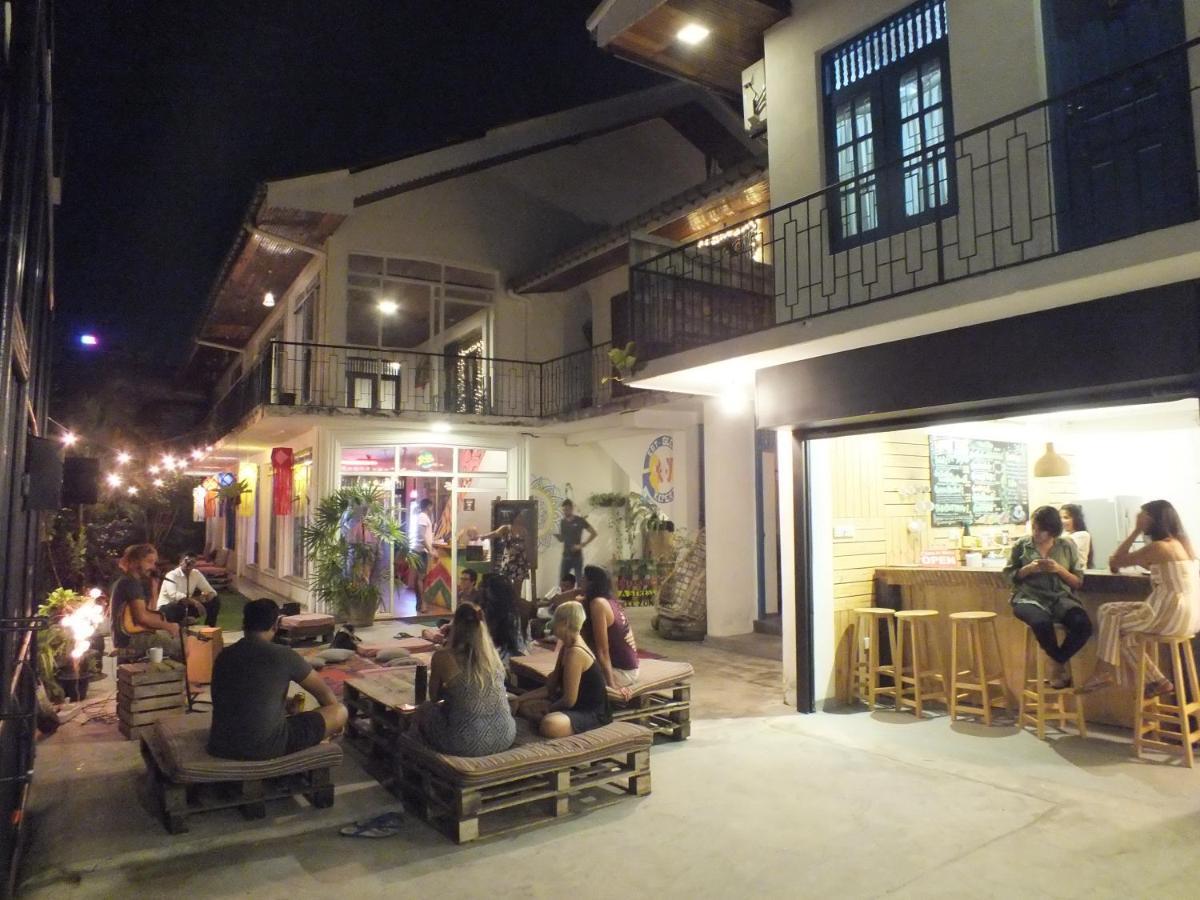 Groove House Hostels Kolombo Bagian luar foto